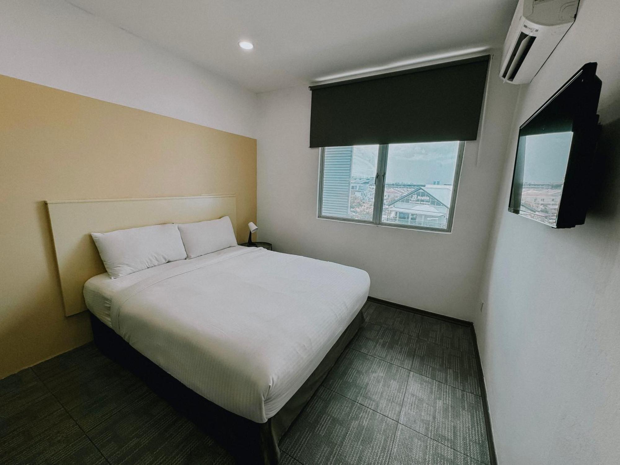 The Concept Hotel Melaka City Exterior photo